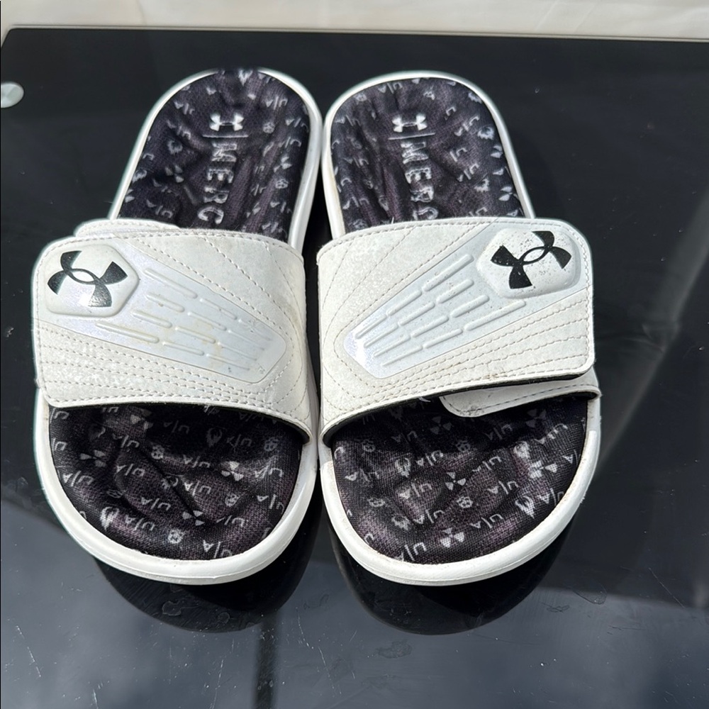 Under Armour Black and White Sandals with Modern Design